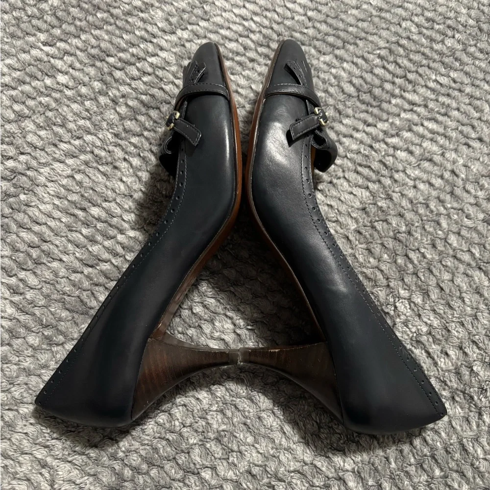 Brooks Brothers black leather fringe and buckle pointed toe heels. Size 7